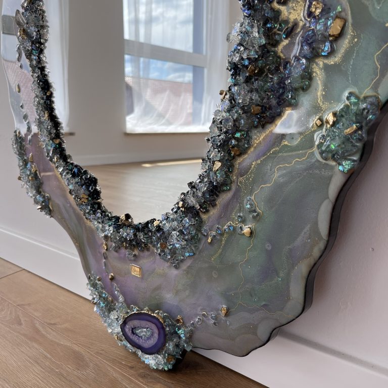 Unikalne dekoracje z żywicy epoksydowej Quant Resin – resin art, rękodzieło, personalizowane projekty, lustra, zegary, stoły, obrazy, kurs żywica epoksydowa