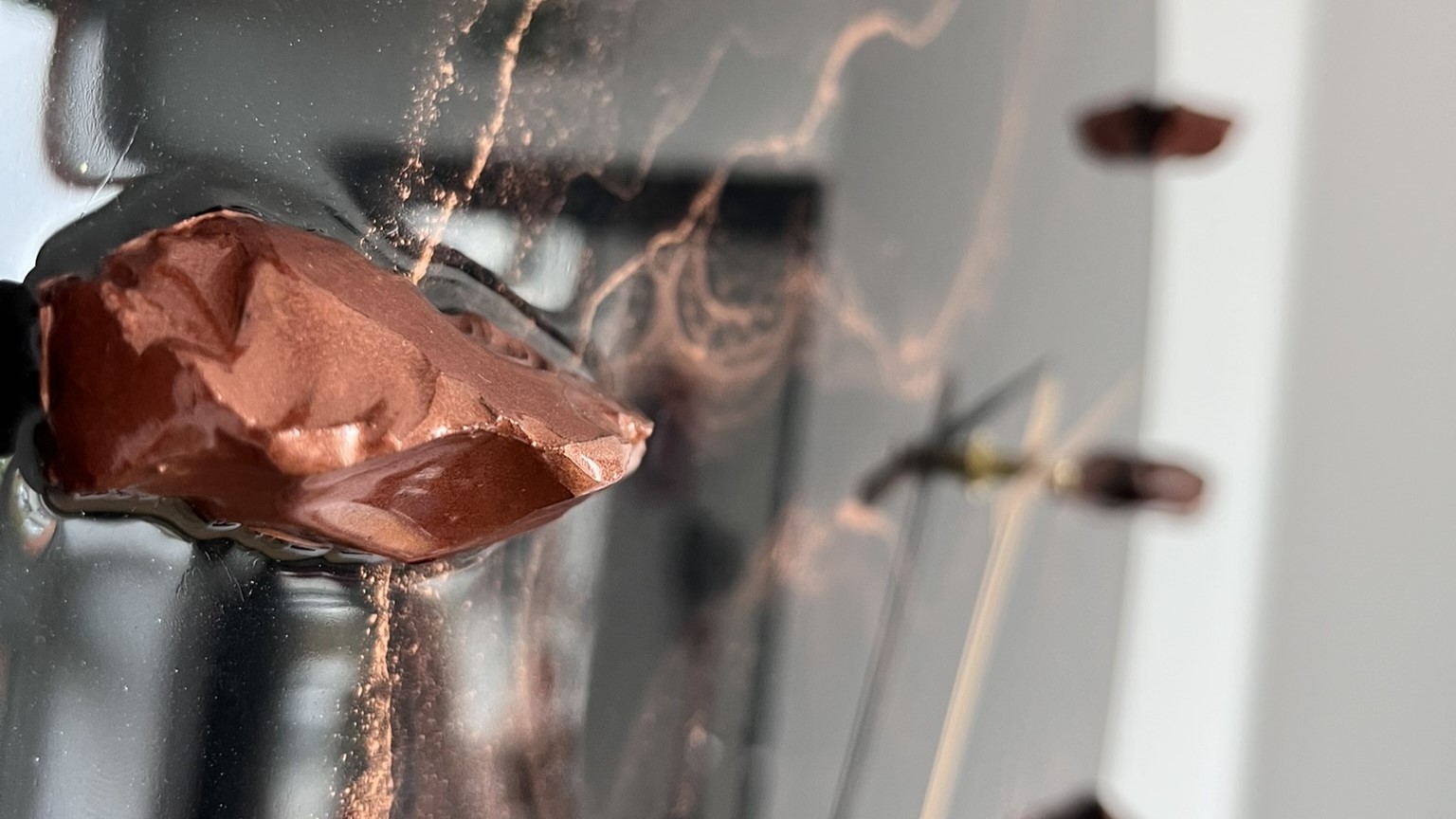 Unikalne dekoracje z żywicy epoksydowej Quant Resin – resin art, rękodzieło, personalizowane projekty, lustra, zegary, stoły, obrazy, kurs żywica epoksydowa