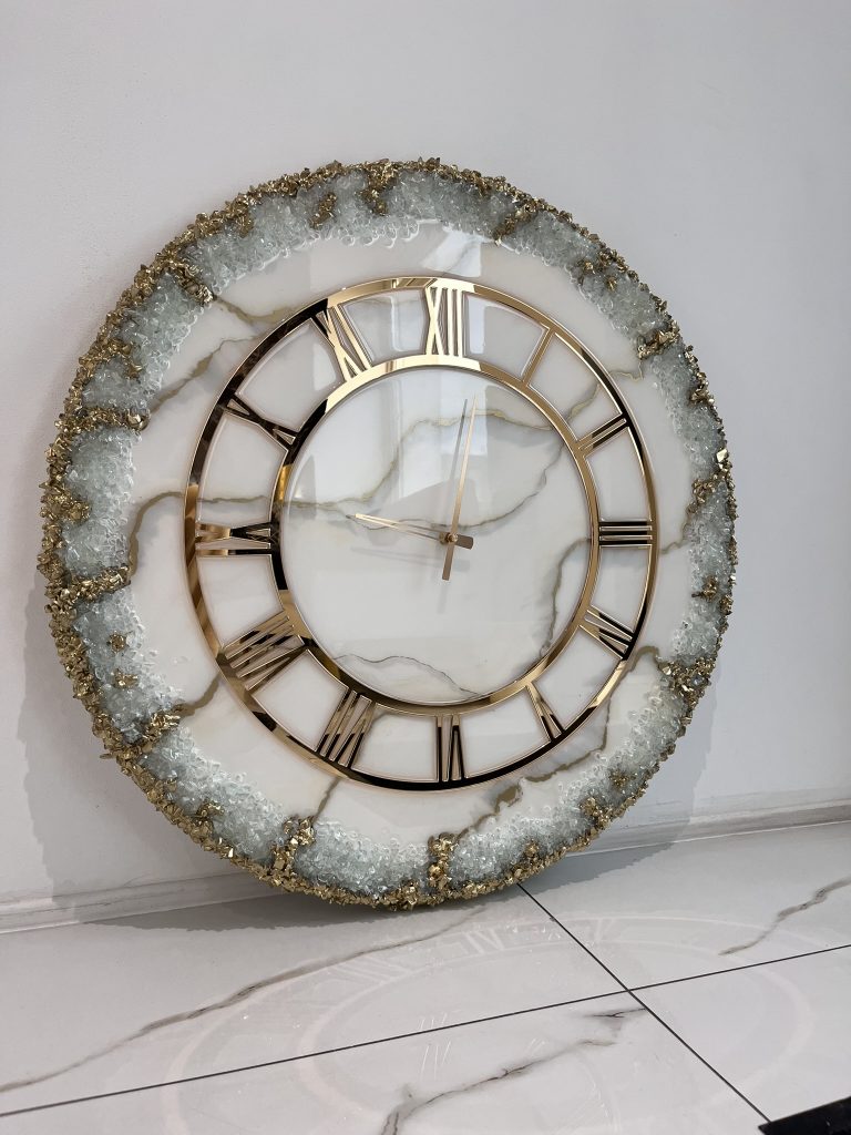Unikalne dekoracje z żywicy epoksydowej Quant Resin – resin art, rękodzieło, personalizowane projekty, lustra, zegary, stoły, obrazy, kurs żywica epoksydowa