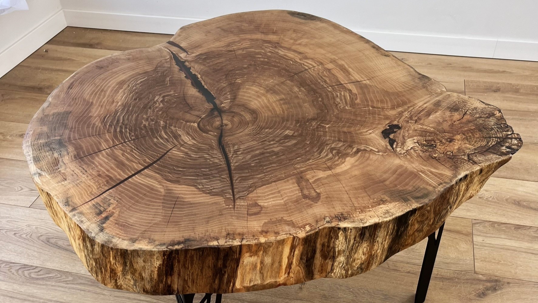 Unikalne dekoracje z żywicy epoksydowej Quant Resin – resin art, rękodzieło, personalizowane projekty, lustra, zegary, stoły, obrazy, kurs żywica epoksydowa